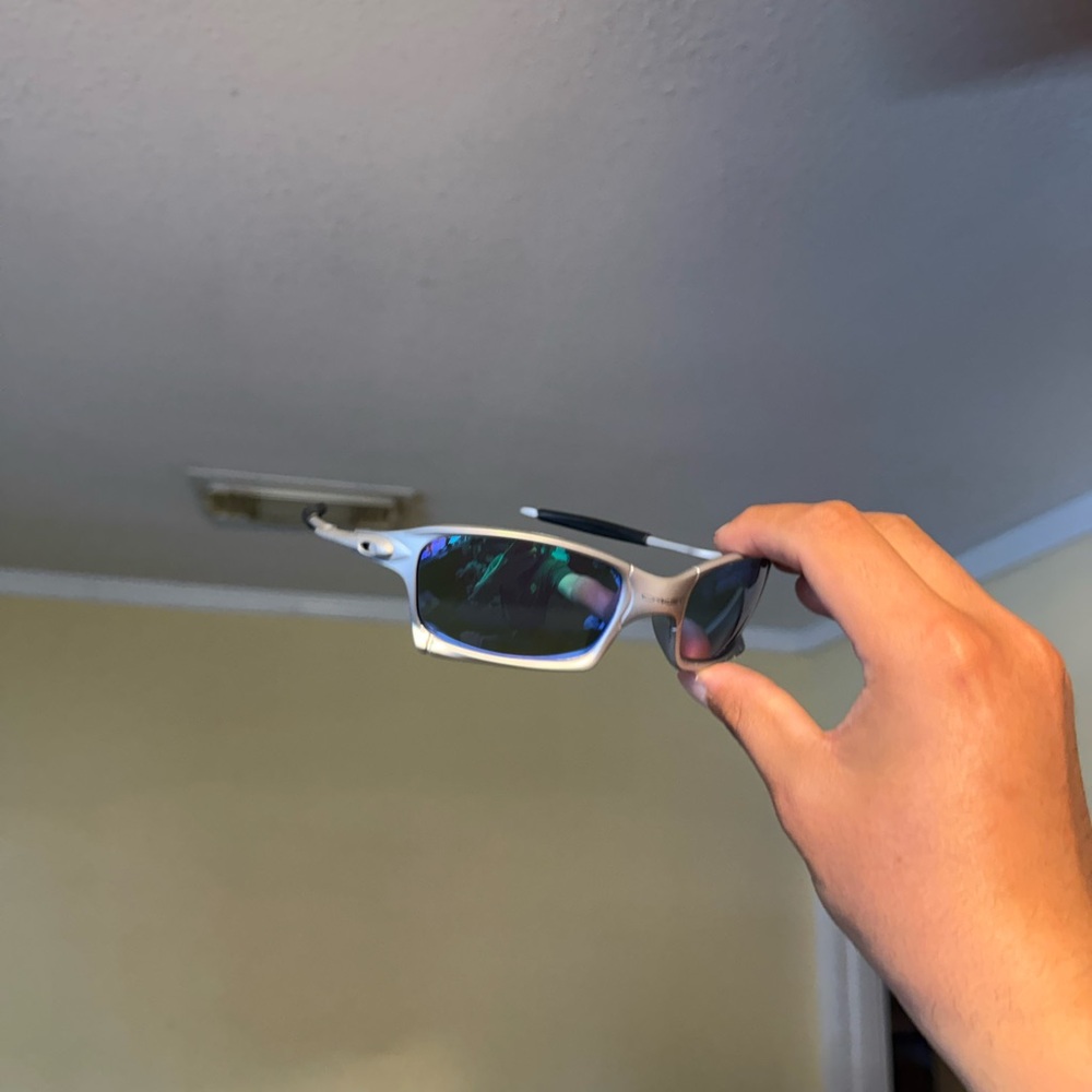 Silver Sports Sunglasses with Blue Mirrored Lenses Oakley Oakleys